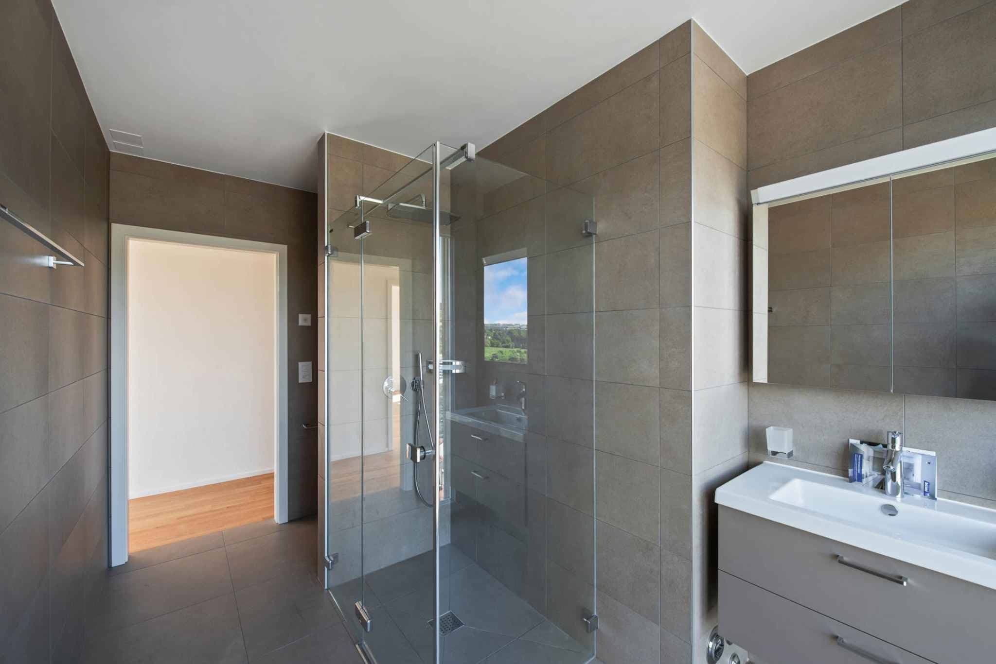 Appartement de 2.5 pièces au 13ème étage - Avec reprise de bail