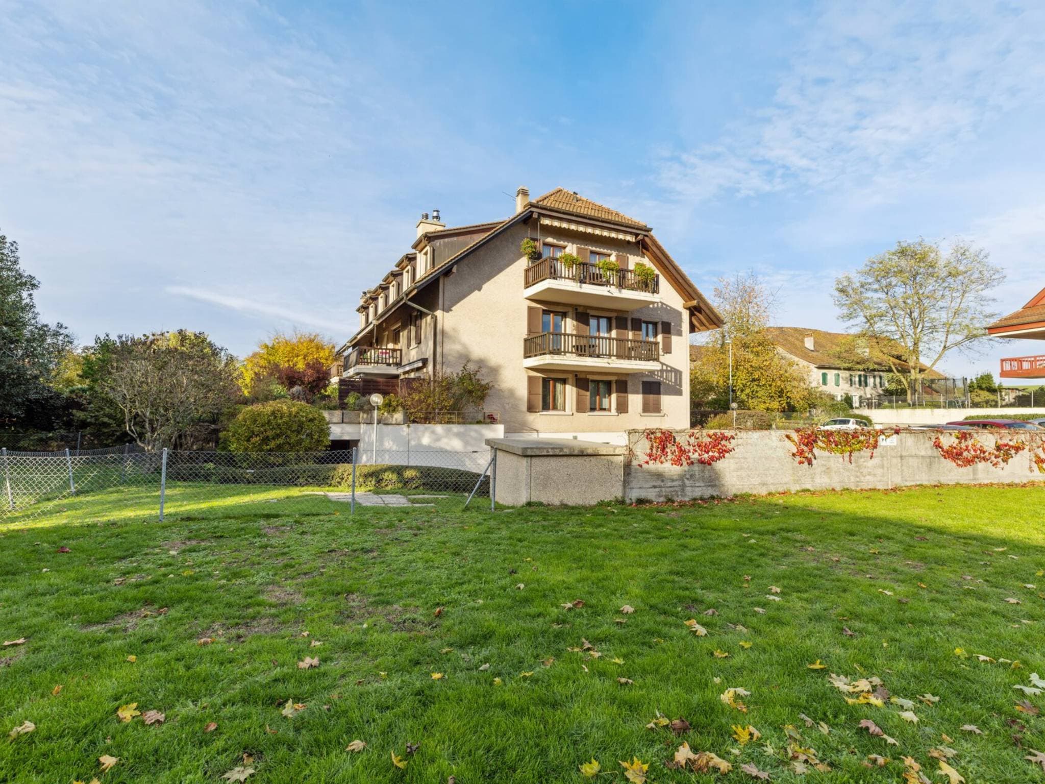 Appartement de 3.5 pièces avec balcon, 1 place intérieure et 1 extérieure