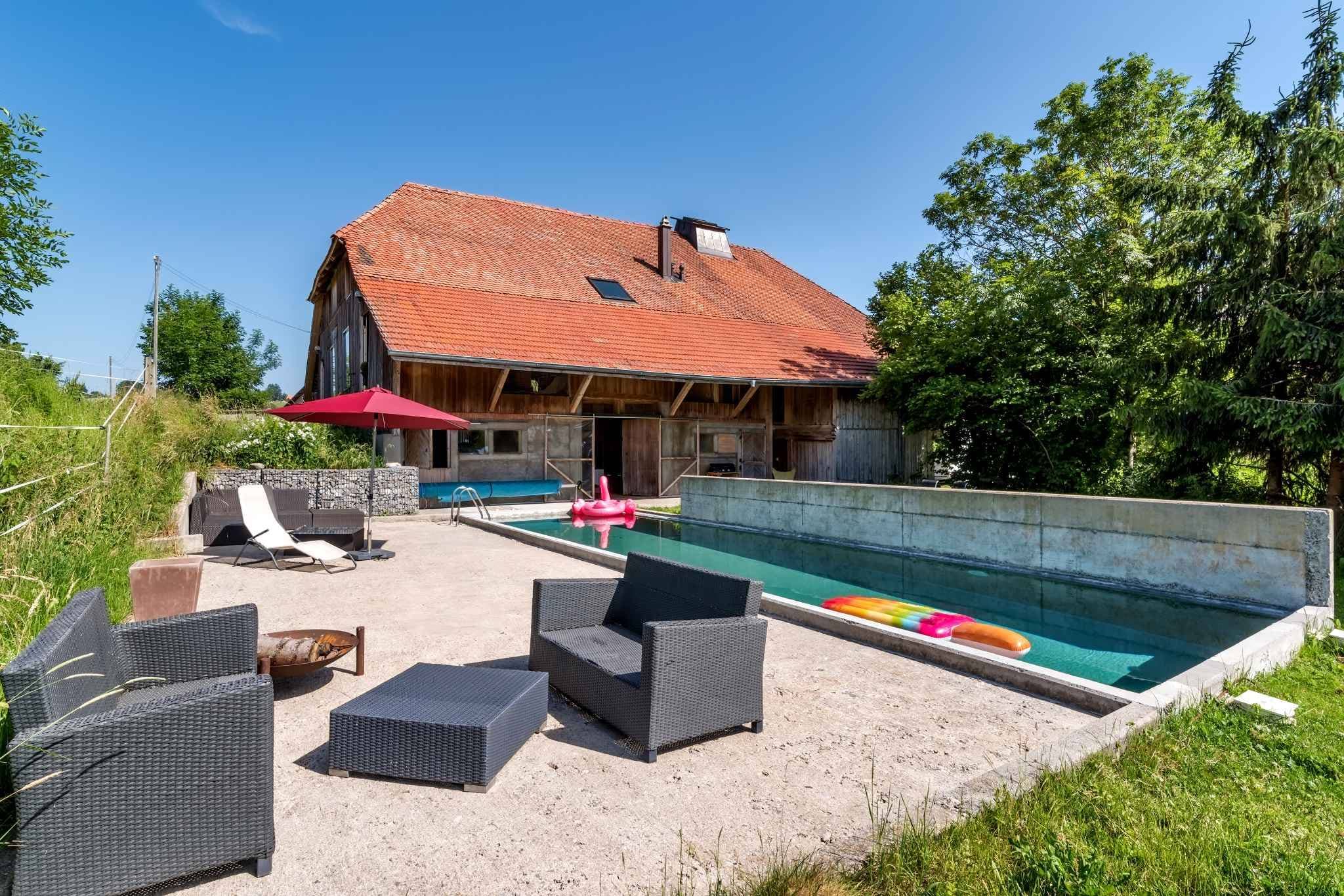 Renovated riding farm of 8.5 rooms with lofts