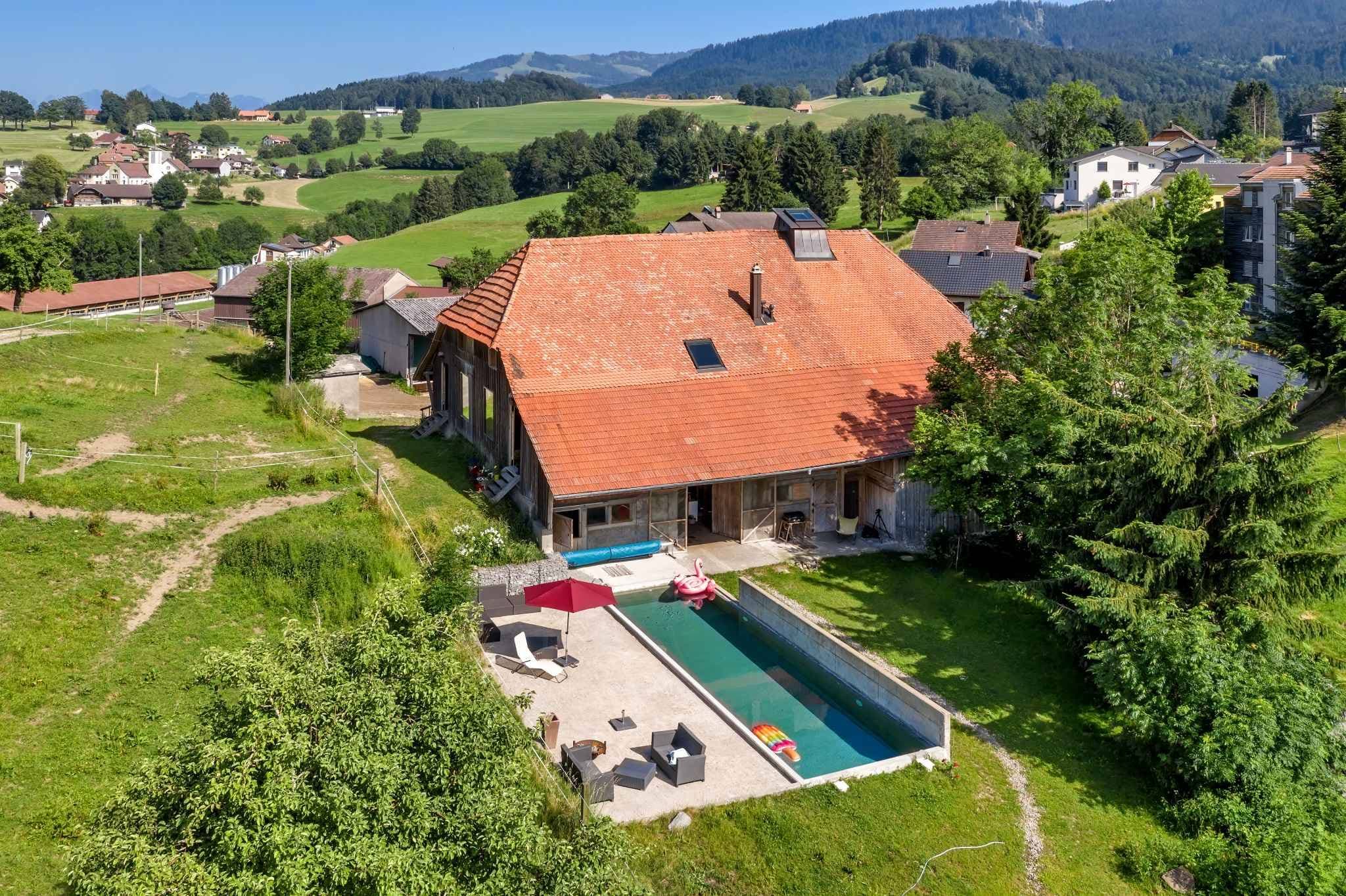 Renovated riding farm of 8.5 rooms with lofts