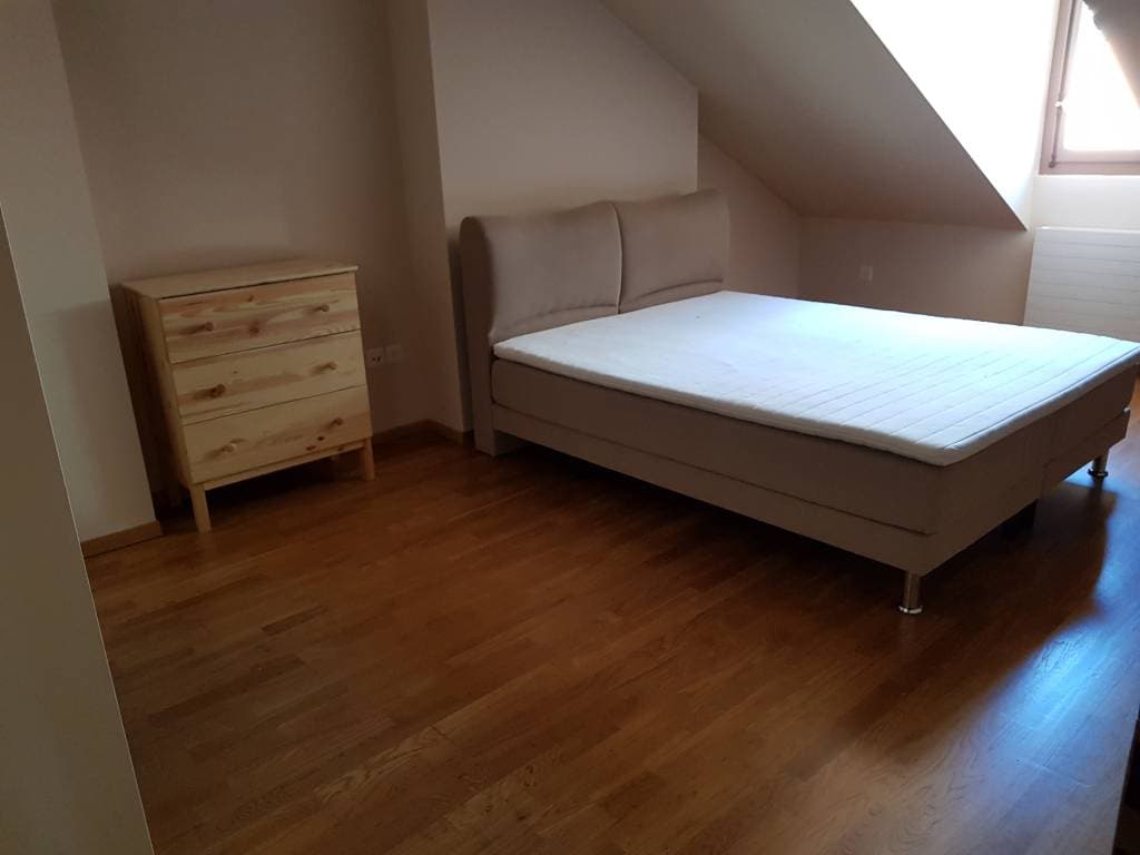 Appartement en attique de 4 pièces 