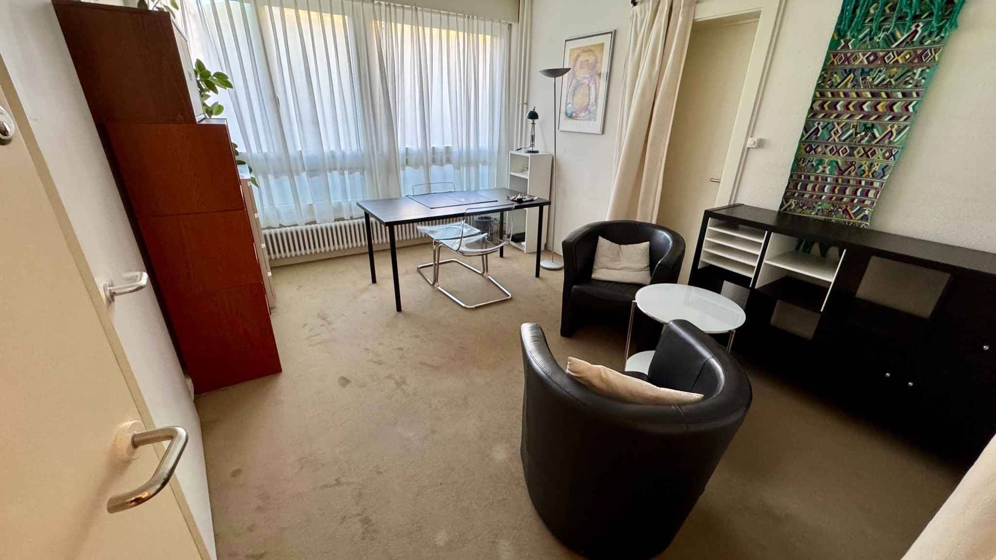 Bureau 100 m2 à la rue du Village-Suisse 