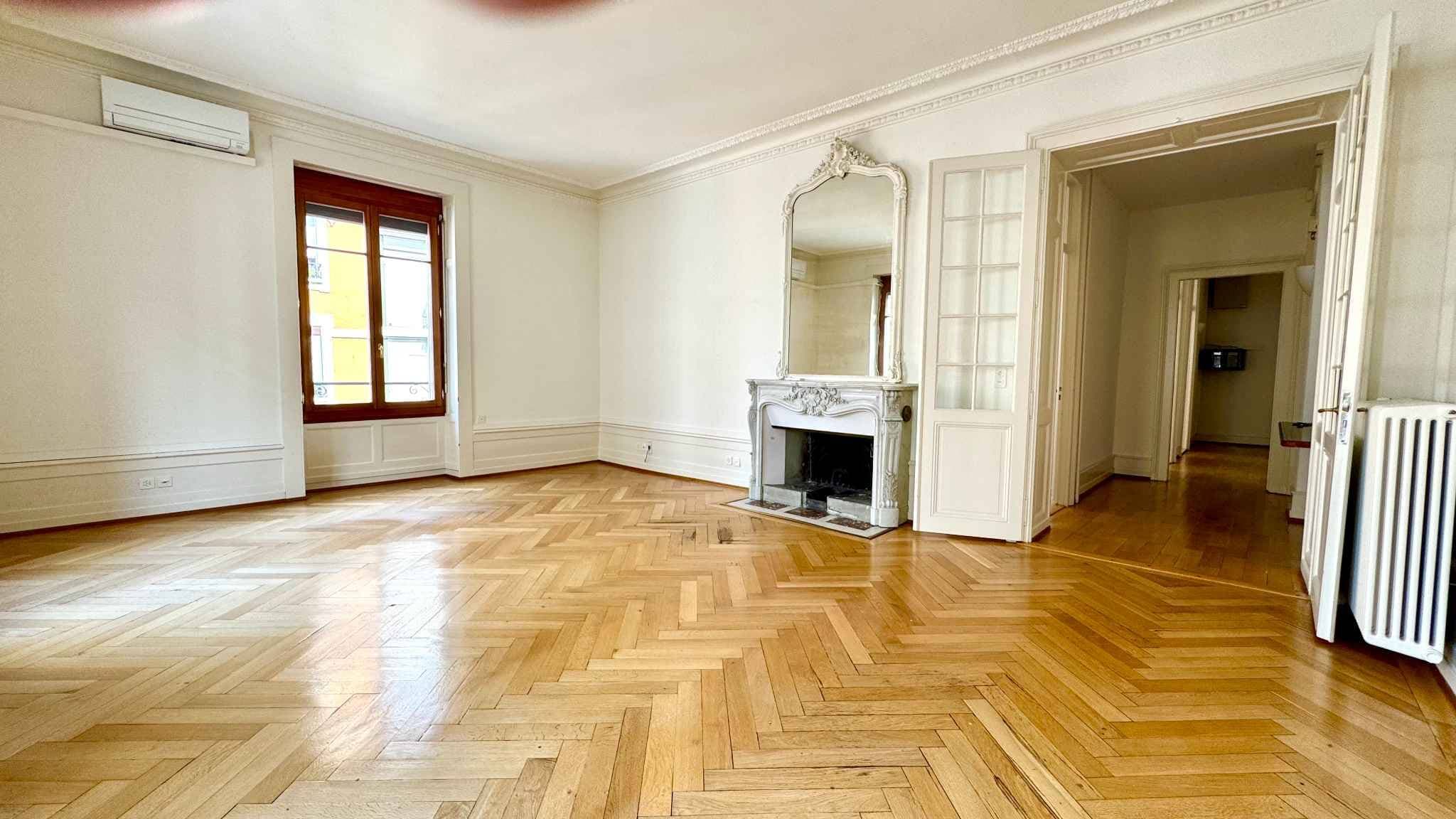 Bureaux vers le Quai du Mont-Blanc