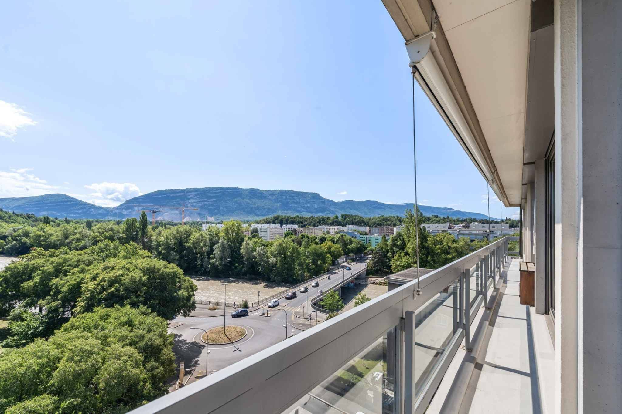 Grand appartement rénové