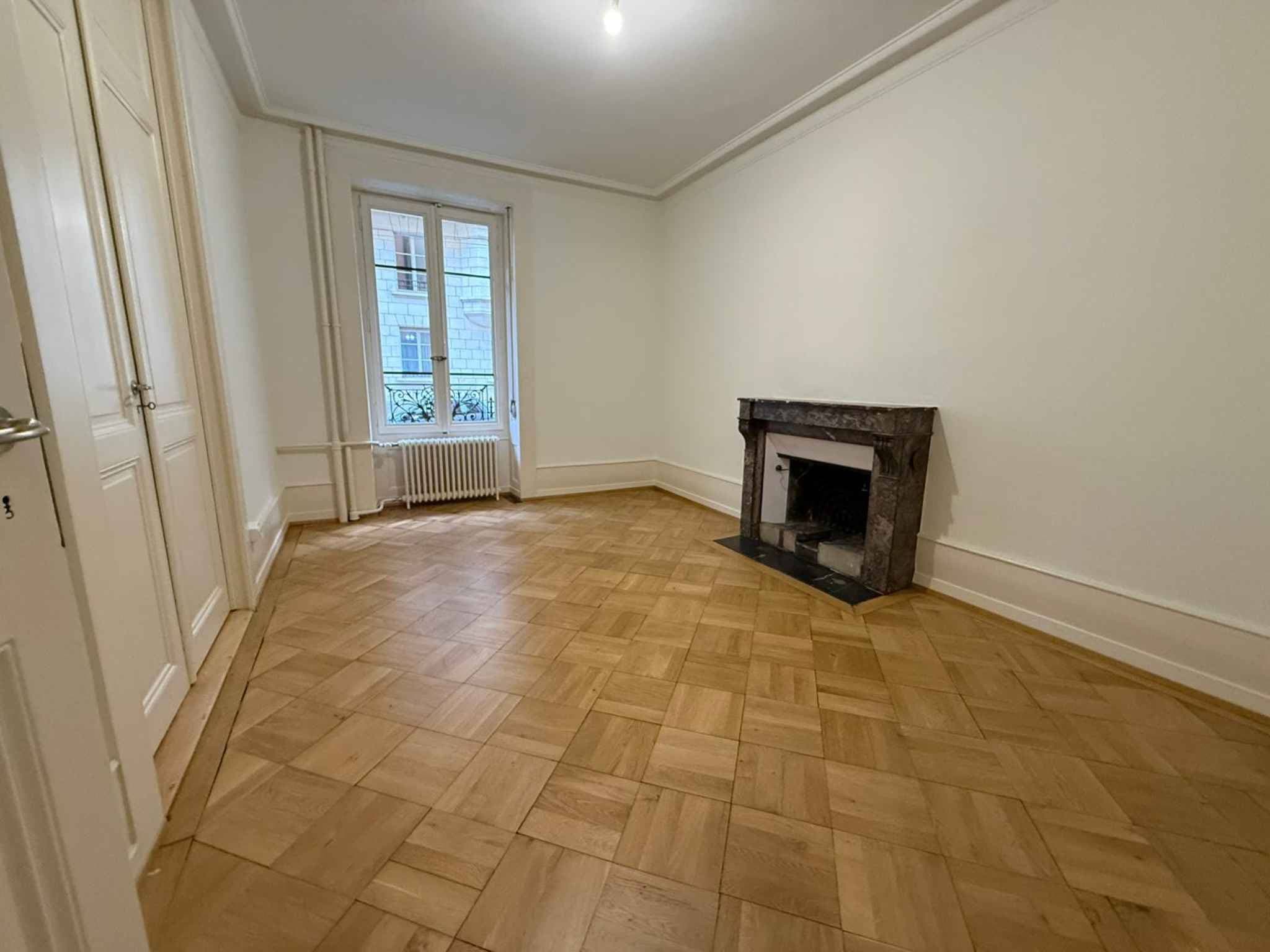 Appartement rénové à la Servette